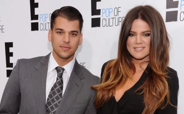 {'en': 'Khloé Kardashian expects diabetes to make his brother Rob', 'es': "Khloé Kardashian espera que la diabetes haga 'espabilar' a su hermano Rob"} Image