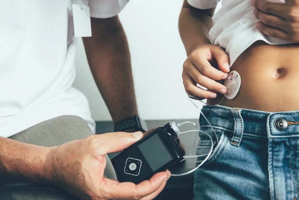 {'en': 'Action protocol at school when wearing insulin bomb', 'es': 'Protocolo de actuacion en el colegio al llevar bomba de insulina'} Image