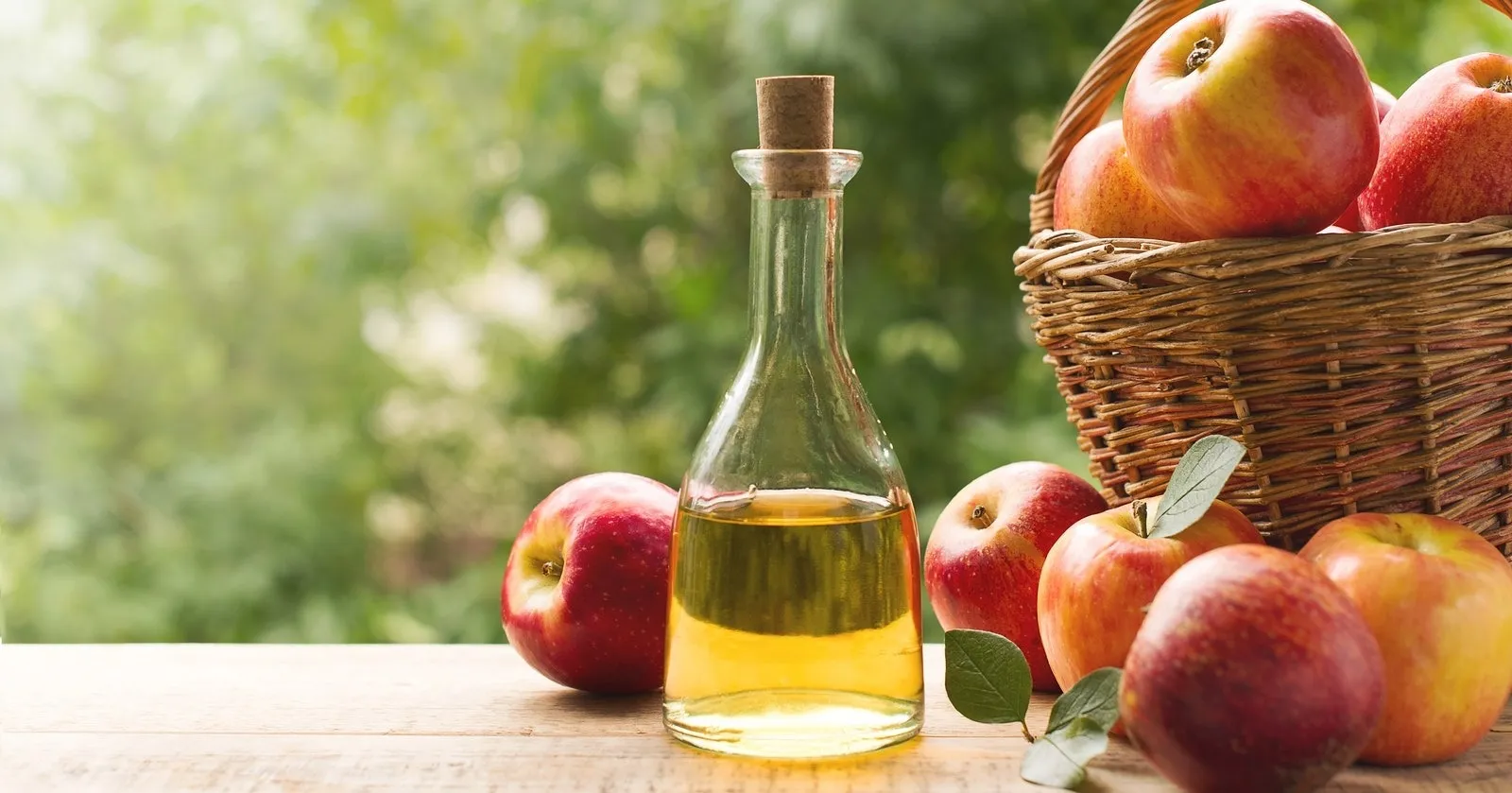 {'en': 'Is it true that apple vinegar is good for diabetes?', 'es': '¿Es cierto que el vinagre de manzana es bueno para la diabetes?'} Image