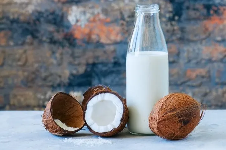 {'en': 'A patient with type 2 diabetes can drink coconut milk?', 'es': 'Un paciente con Diabetes tipo 2 ¿puede tomar leche de coco?'} Image