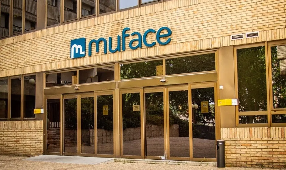 {'en': 'Private mufface or SS', 'es': 'MUFACE privada o SS'} Image