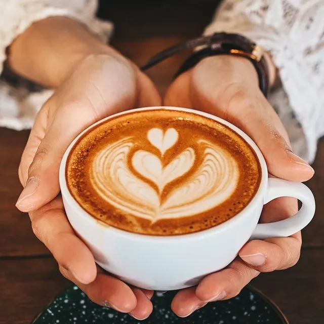 {'en': 'Do you know the benefits of coffee for patients with diabetes and overweight?', 'es': '¿Conoces los beneficios del café para pacientes con diabetes y sobrepeso?'} Image