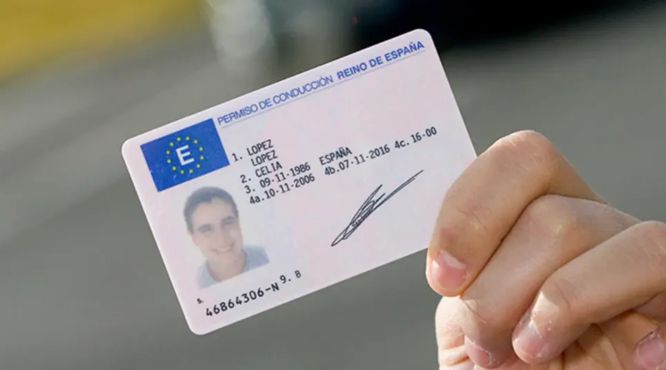 {'en': 'Expand the validity of the driving license - signature collection', 'es': 'Ampliar la vigencia del carnet de conducir - Recogida de firmas'} Image