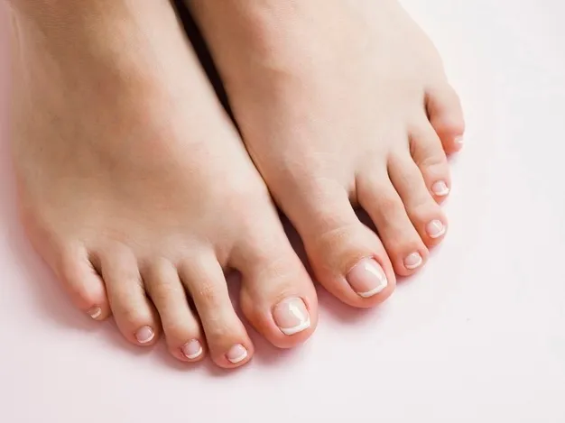 {'en': 'The importance of feet care for people with diabetes', 'es': 'La importancia del cuidado en los pies para las personas con diabetes'} Image