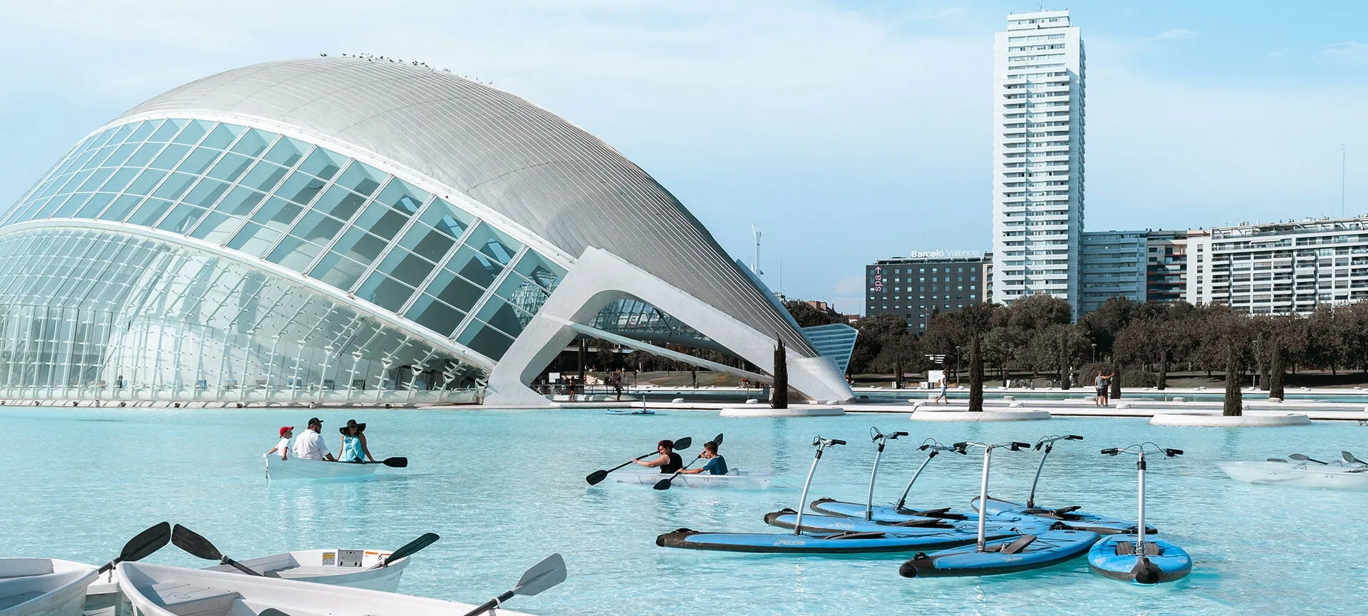 {'en': 'Good, I introduce myself, I am from Valencia.', 'es': 'Buenas, me presento, soy de Valencia.'} Image