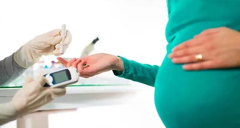 {'en': 'Gestational diabetes can be detected in the tenth week of pregnancy', 'es': 'Diabetes gestacional puede detectarse en la décima semana de embarazo'} Image