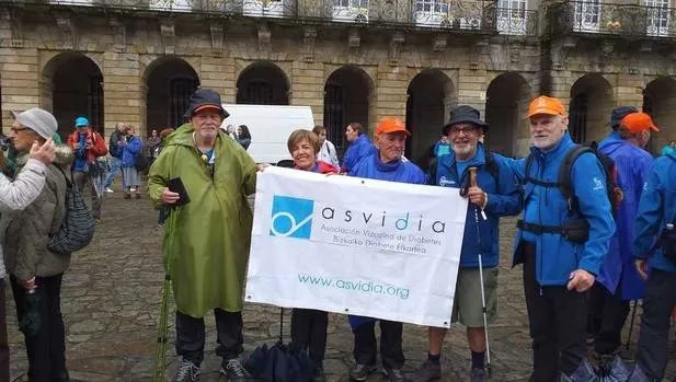 {'en': '18 people from Asvidia make the Camino de Santiago for diabetes', 'es': '18 personas de ASVIDIA hacen el caminio de Santiago por la diabetes'} Image