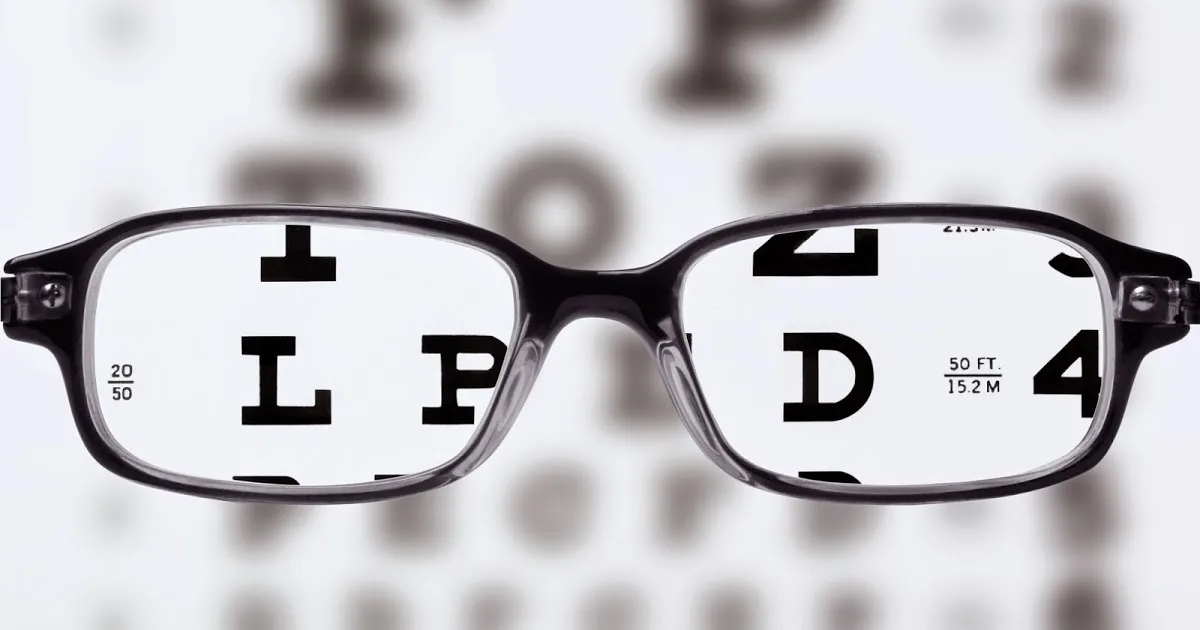 {'en': 'Macular edema, glasses that promise to reverse retinopathy?', 'es': 'Edema macular, ¿gafas que prometen revertir la retinopatia?'} Image