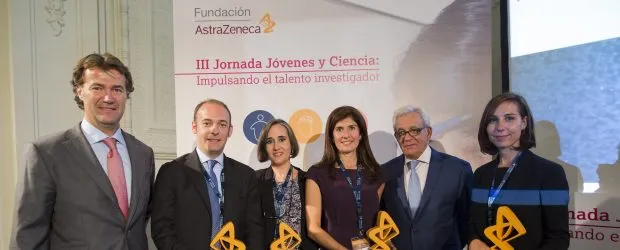 {'en': 'III Young Researchers Awards grants scholarships worth 80,000 euros', 'es': 'III Premios Jóvenes Investigadores otorga becas por valor de 80.000 euros'} Image