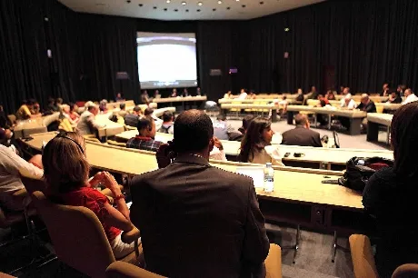 {'en': '700 specialists gather to treat pharmacological advances in diabetes', 'es': '700 especialistas se reúnen para tratar avances farmacológicos de la diabetes'} Image