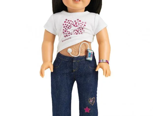 {'en': 'A doll with type 1 diabetes', 'es': 'Una muñeca con diabetes tipo 1'} Image