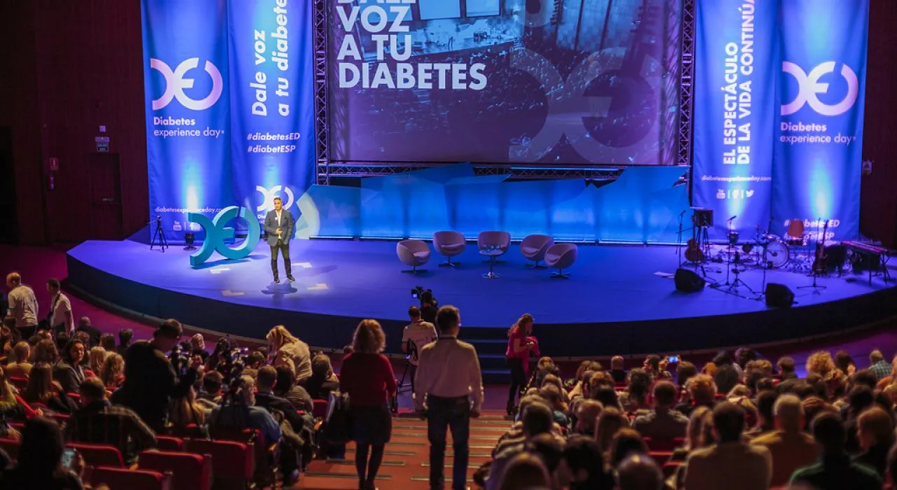 {'en': 'Experience Day Diabetes Agenda', 'es': 'Agenda del Diabetes Experience Day'} Image