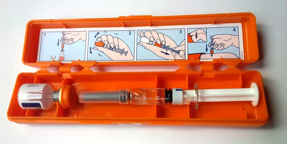 {'en': 'Glucagon, what is it, when and how to use it?', 'es': 'Glucagón, ¿qué es, cuándo y cómo utilizarlo?'} Image